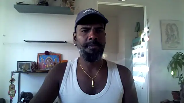 Snapshot of frenchblackc31 chatting on October 15, 4:14 pm frenchblackc31 online show from October 15, 4:14 pm