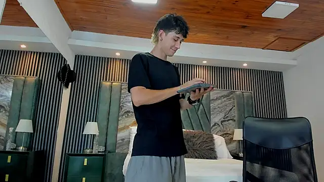 Michael blue online show from October 23, 7:39 pm