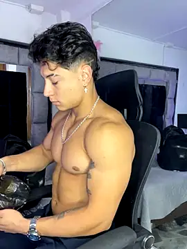 MR MUSCLE online show from December 3, 12:00 pm