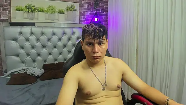 dondanys online show from October 18, 7:52 pm