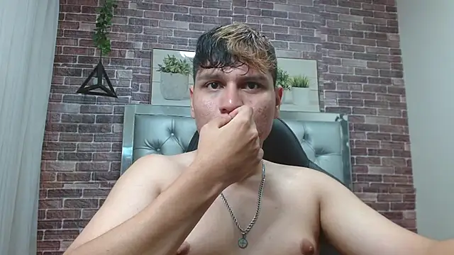 dondanys online show from October 11, 8:24 pm