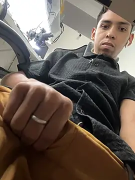 Oqui online show from April 14, 9:36 pm