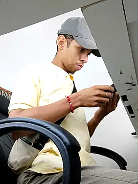 Oqui online show from February 24, 6:52 pm