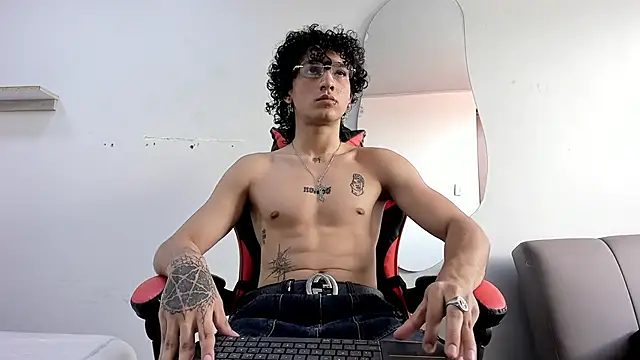 JackesTaylor online show from November 17, 4:21 pm