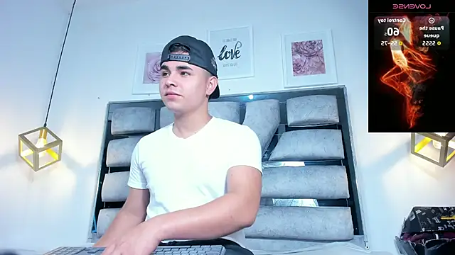 lianfox  online show from April 14, 12:27 pm