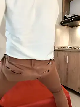 Hiroshi Shen online show from October 6, 12:43 pm