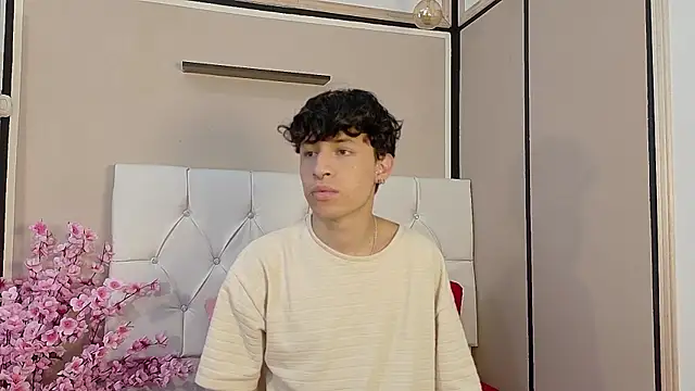 Axel  Evans online show from October 27, 12:07 pm