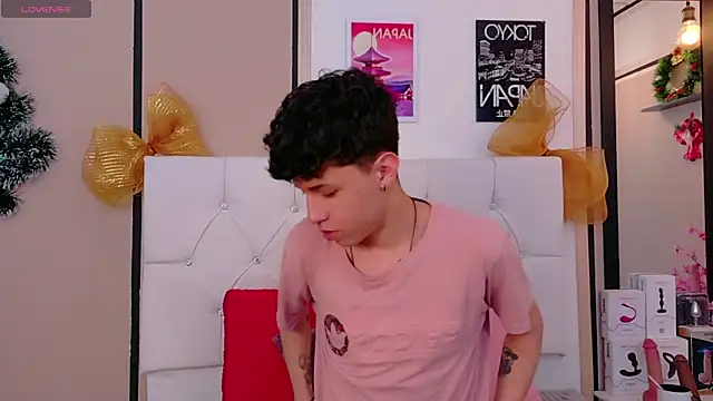 Axel  Evans online show from December 19, 1:41 pm