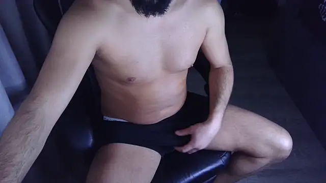 Milo9210 online show from December 15, 5:21 pm