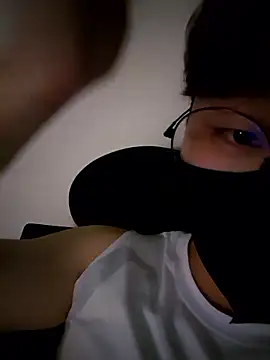 111owo111 online show from January 8, 2:22 pm