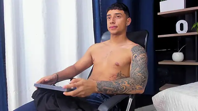 jaze bradley online show from November 28, 11:45 am