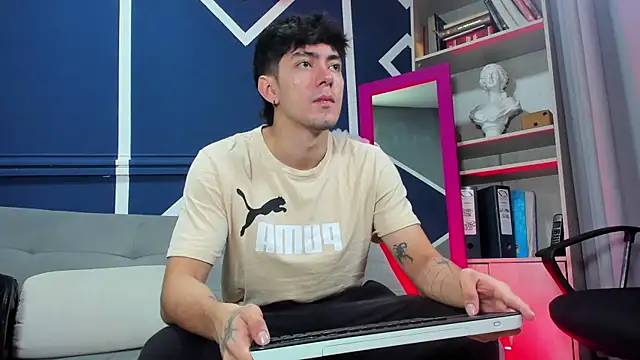 etham wolf  online show from December 15, 12:24 pm