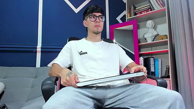 etham wolf  online show from December 4, 1:51 pm