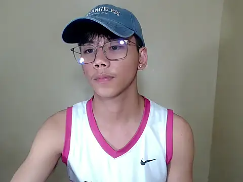 ynotyu online show from November 10, 5:18 pm