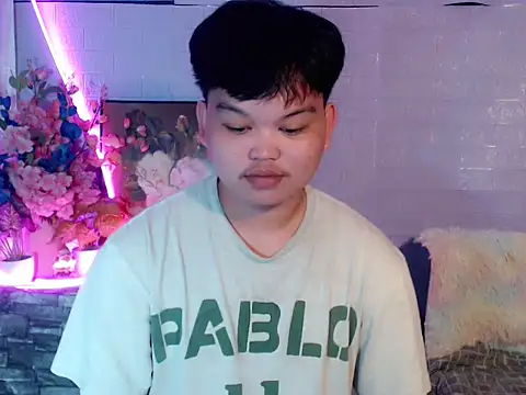 Reynelcock online show from May 24, 5:41 pm