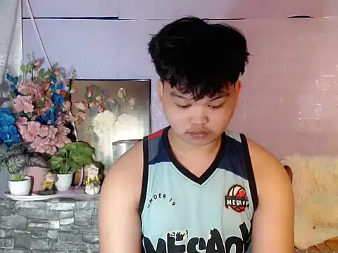 Reynelcock online show from May 27, 7:22 pm