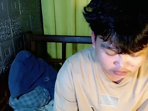 Reynelcock online show from October 18, 6:13 pm