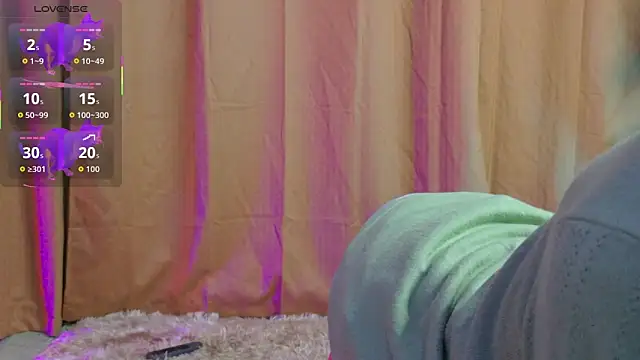 luixdust  online show from December 15, 6:21 am