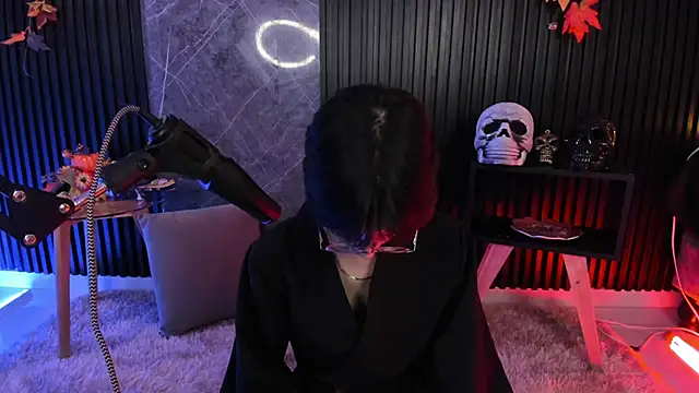 luixdust  online show from October 23, 6:50 am