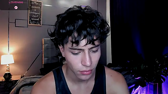 Christopher 77 online show from December 2, 2:31 pm