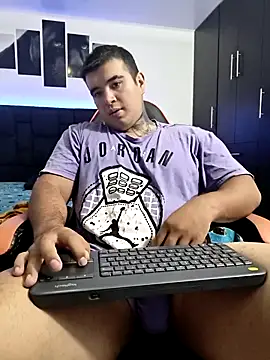 Snapshot of thiago__cp01 chatting on October 12, 6:40 am thiago  cp01 online show from October 12, 6:40 am