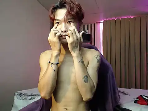 ur little secret online show from November 5, 9:00 am