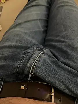 leroy9501 online show from April 18, 2:02 am