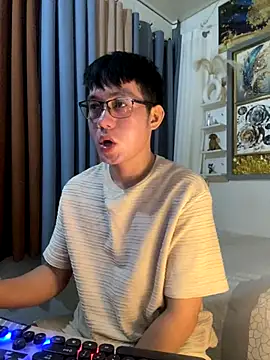 xshyboyx online show from December 1, 10:51 am