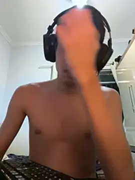 safadezanunes2 online show from March 27, 1:21 am