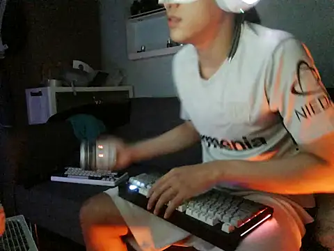 boyhigh1997 online show from May 31, 5:45 pm