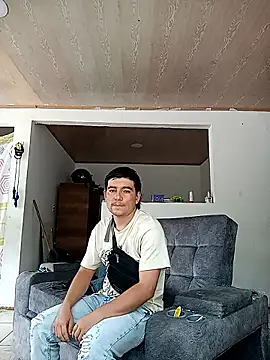 Gaticomalo1234 online show from December 15, 7:00 pm