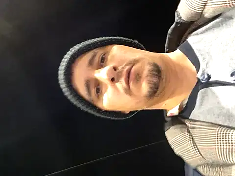 hugecock4u1990 online show from October 13, 6:25 pm