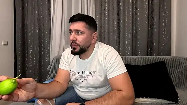 Gold Alpha Boy online show from November 19, 6:30 pm