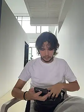 Luxx 14 online show from March 17, 4:42 pm