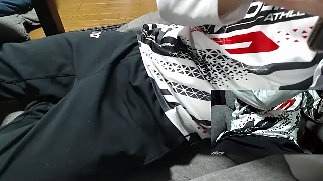 Yasu2000 online show from February 22, 12:06 pm