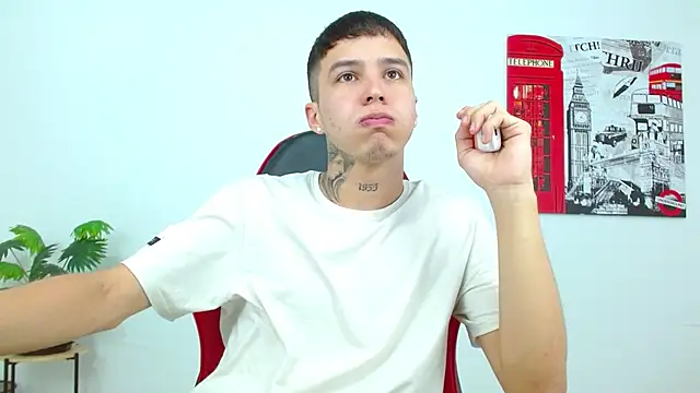 Cumandres18 online show from March 11, 3:08 pm