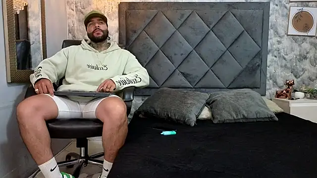 Apolo rousse1 online show from September 11, 10:09 pm