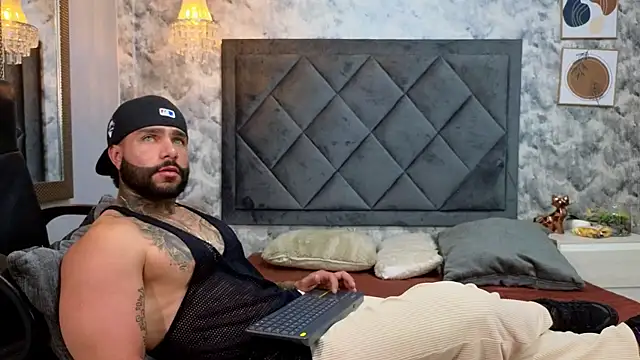 Apolo rousse1 online show from September 10, 9:13 pm