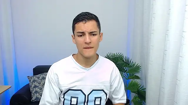 Matiius18 online show from October 3, 2:44 pm