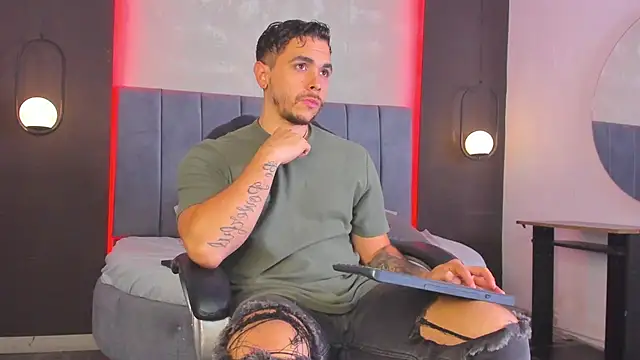 Liam walk  online show from April 13, 12:06 pm