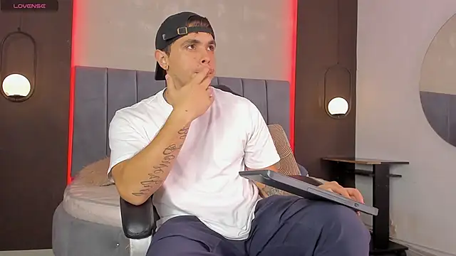 Liam walk  online show from February 26, 7:37 pm