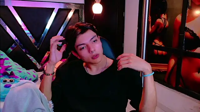 alandelrey57 online show from February 12, 2:06 am