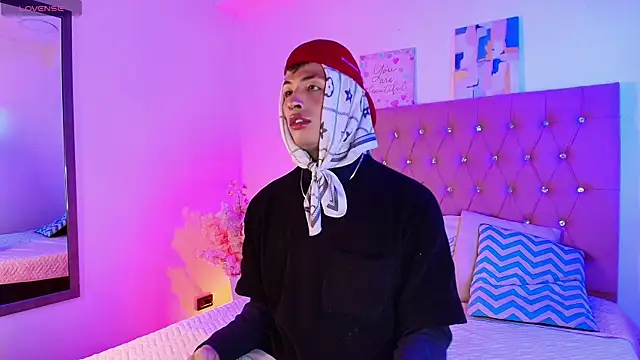 OzorioDany online show from December 1, 3:31 am