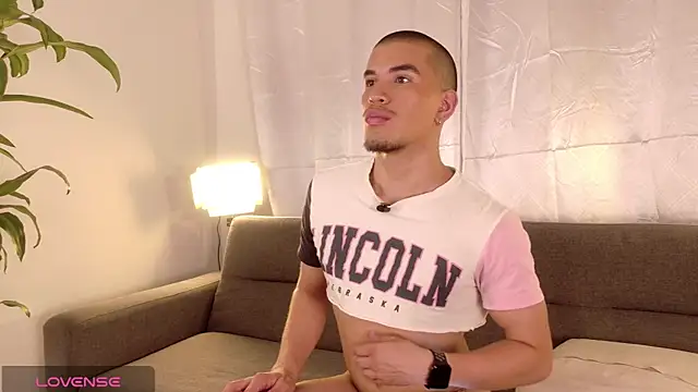 brunoorangel1 online show from July 1, 1:39 am