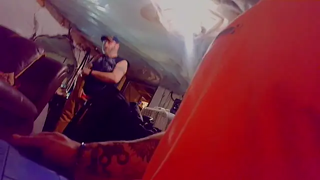 Luv2SuckBWC92 online show from March 13, 2:30 am