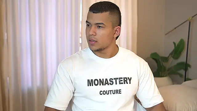 Thiago Valente online show from September 9, 1:43 pm