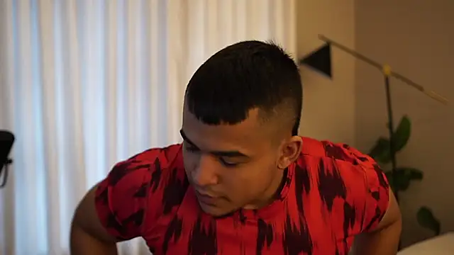 Thiago Valente online show from September 30, 2:42 pm