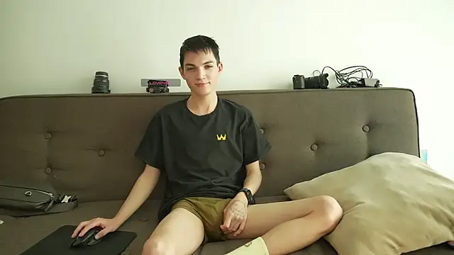 MattyandAiden online show from April 8, 5:21 pm