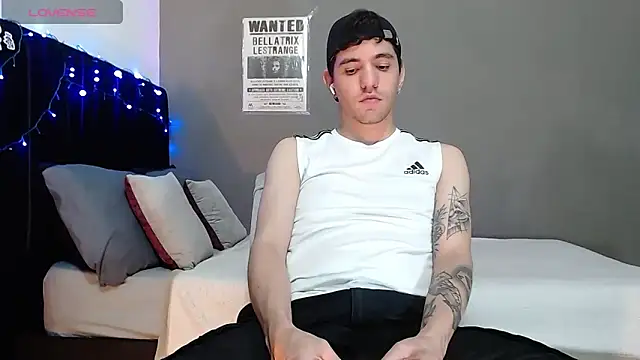 Matteo12  online show from December 18, 5:25 am