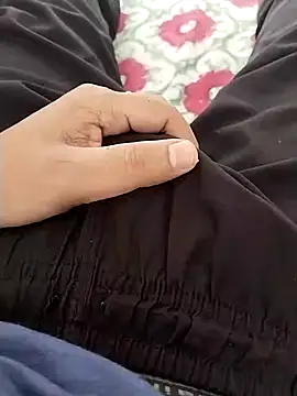 zorhotty online show from June 18, 6:26 am